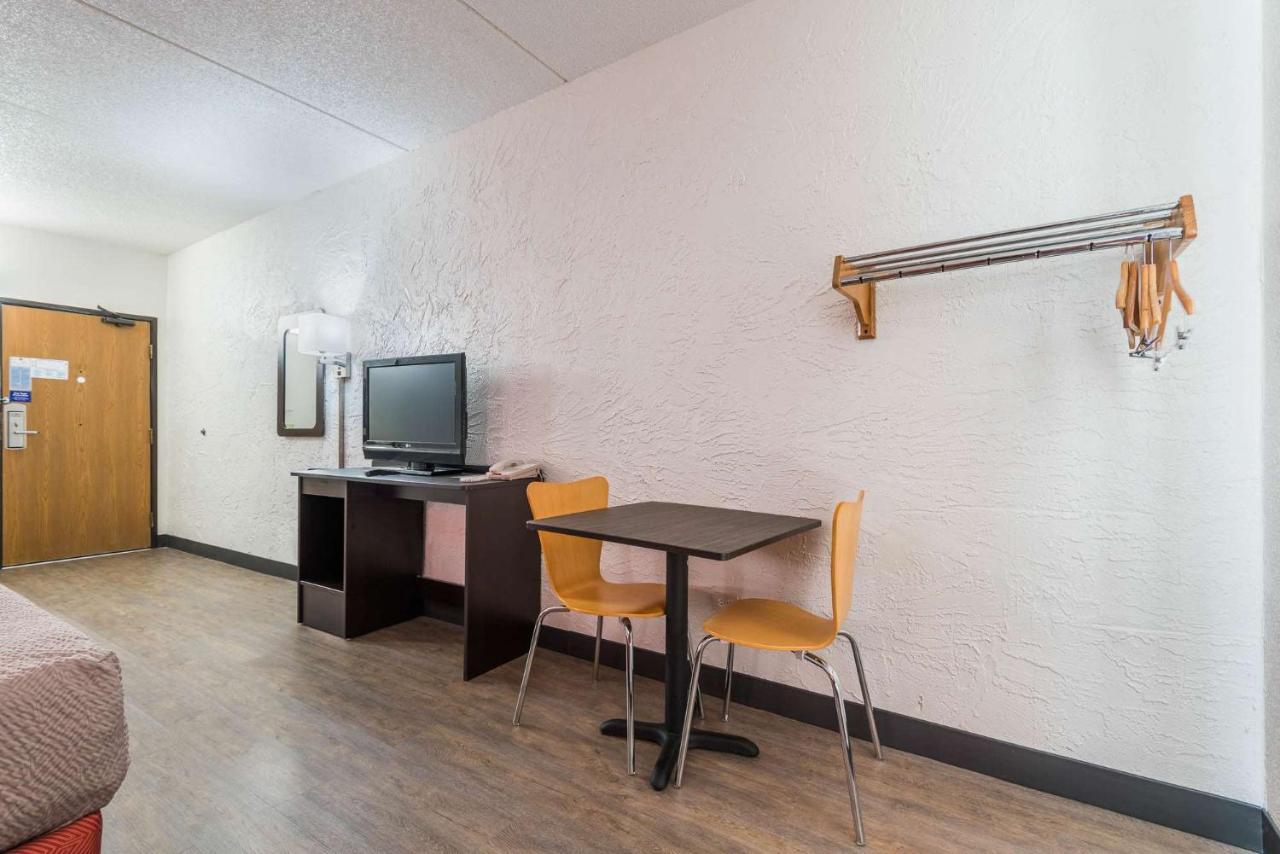 Motel 6-Bridgeview, Il Luaran gambar